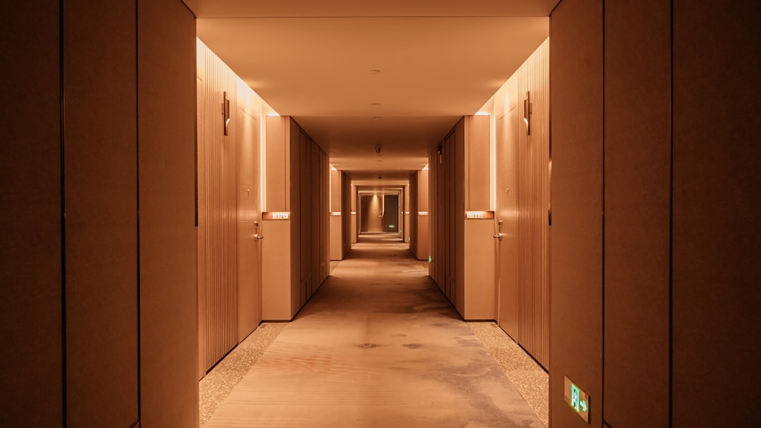 廊下・通路の風水|気の通り道を整えて運気を改善