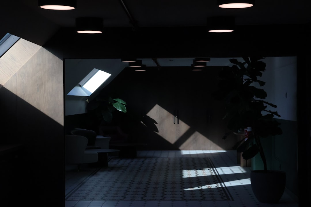 風水で見る「気が滞る家」の特徴と5つの改善法